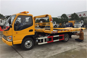 扬中哪里有拖车服务